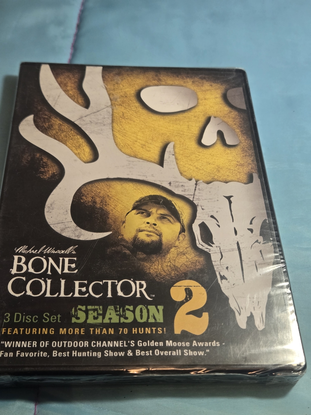 Michael Waddell's Bone Collector: Season 2  (3 Disc, 2010)    NEW!